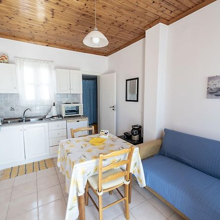 Filoxenia Apartments Chalki Town Eksteriør billede